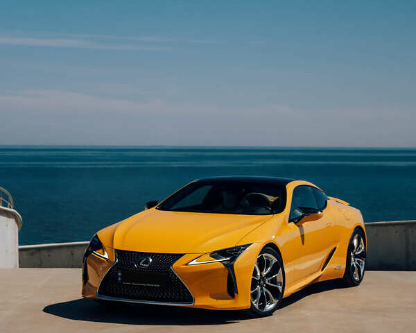 Желтый Лексус ЛС, объемом двигателя 3.46 л и пробегом 16 тыс. км за 94000 $, фото 1 на Automoto.ua