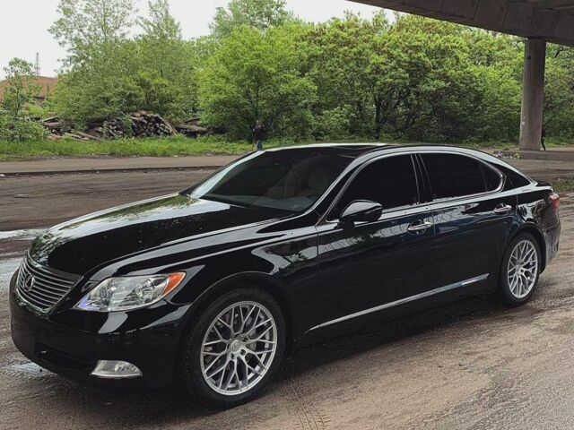 Чорний Лексус ЛС 460, об'ємом двигуна 4.6 л та пробігом 155 тис. км за 14500 $, фото 1 на Automoto.ua