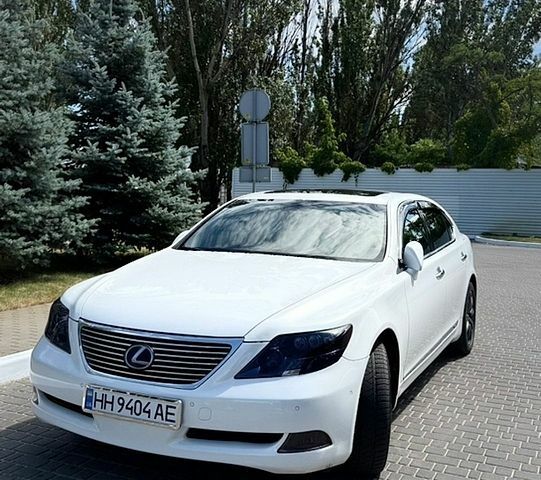 Білий Лексус ЛС, об'ємом двигуна 5 л та пробігом 333 тис. км за 11000 $, фото 1 на Automoto.ua