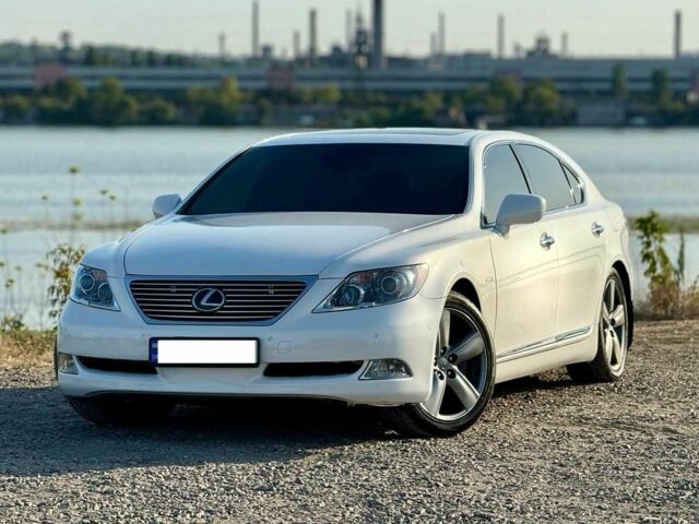 Білий Лексус ЛС, об'ємом двигуна 4.6 л та пробігом 250 тис. км за 13999 $, фото 1 на Automoto.ua
