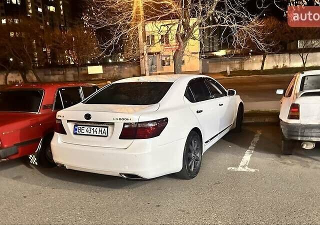 Білий Лексус ЛС, об'ємом двигуна 5 л та пробігом 330 тис. км за 11400 $, фото 1 на Automoto.ua
