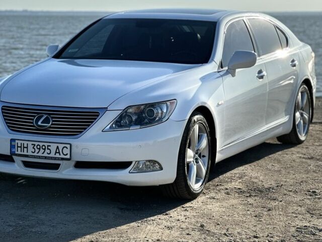 Белый Лексус ЛС, объемом двигателя 4.6 л и пробегом 3 тыс. км за 9700 $, фото 1 на Automoto.ua