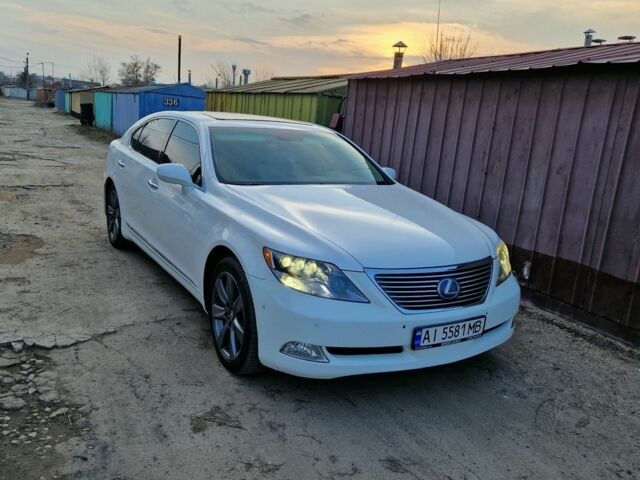 Белый Лексус ЛС, объемом двигателя 5 л и пробегом 190 тыс. км за 11800 $, фото 1 на Automoto.ua