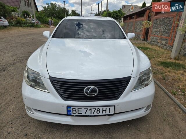 Білий Лексус ЛС, об'ємом двигуна 4.61 л та пробігом 177 тис. км за 9400 $, фото 1 на Automoto.ua