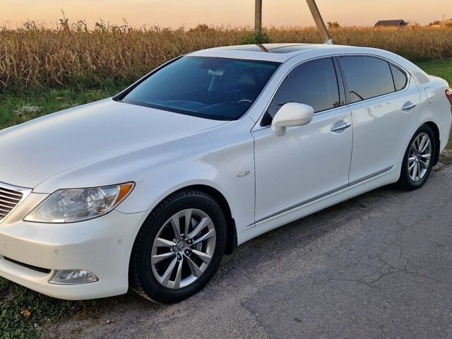 Білий Лексус ЛС, об'ємом двигуна 4.61 л та пробігом 235 тис. км за 15500 $, фото 1 на Automoto.ua