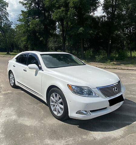 Білий Лексус ЛС, об'ємом двигуна 4.6 л та пробігом 140 тис. км за 14500 $, фото 1 на Automoto.ua