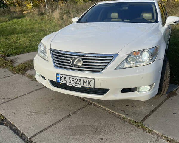 Белый Лексус ЛС, объемом двигателя 4.61 л и пробегом 191 тыс. км за 11999 $, фото 1 на Automoto.ua