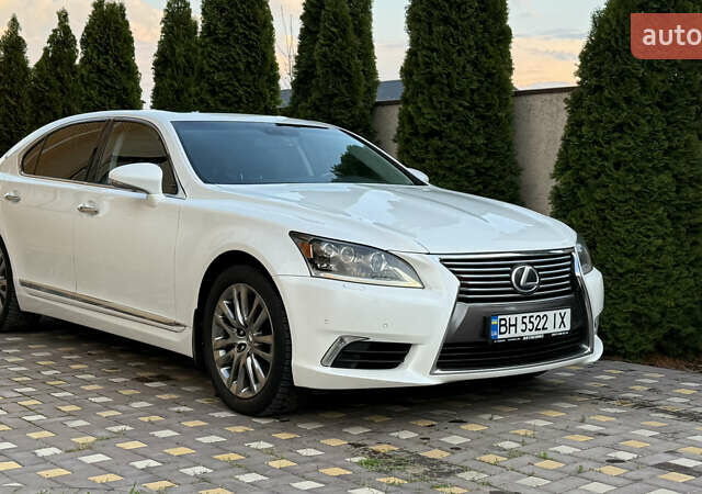 Белый Лексус ЛС, объемом двигателя 4.97 л и пробегом 203 тыс. км за 28700 $, фото 1 на Automoto.ua
