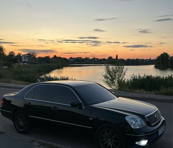 Черный Лексус ЛС, объемом двигателя 4.3 л и пробегом 287 тыс. км за 6902 $, фото 1 на Automoto.ua