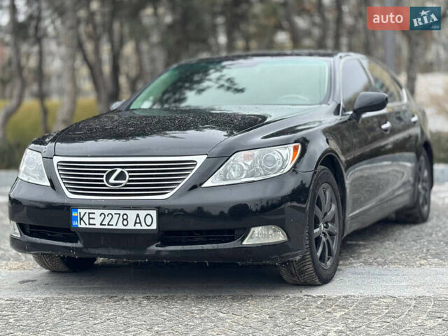 Черный Лексус ЛС, объемом двигателя 4.6 л и пробегом 278 тыс. км за 8900 $, фото 1 на Automoto.ua