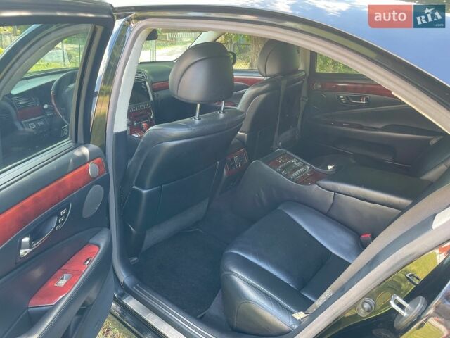 Черный Лексус ЛС, объемом двигателя 4.61 л и пробегом 290 тыс. км за 5999 $, фото 1 на Automoto.ua