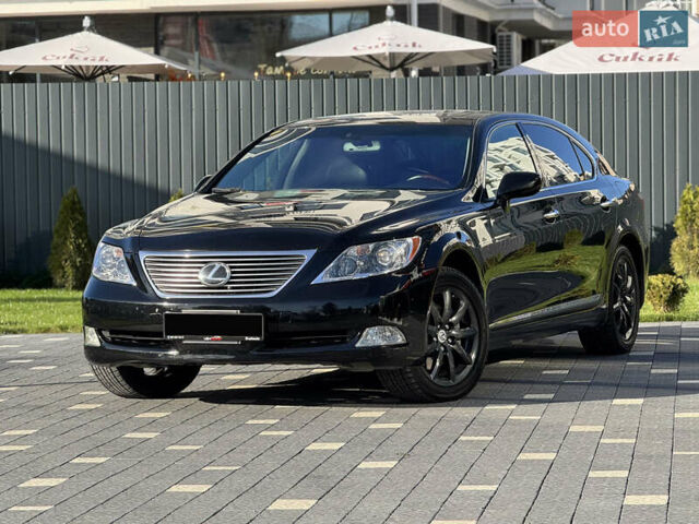 Черный Лексус ЛС, объемом двигателя 4.6 л и пробегом 251 тыс. км за 12500 $, фото 1 на Automoto.ua