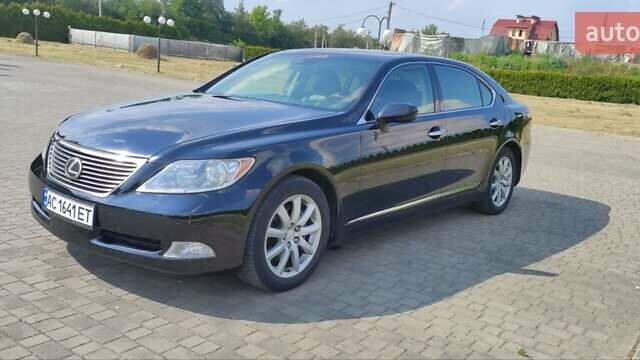 Черный Лексус ЛС, объемом двигателя 4.61 л и пробегом 290 тыс. км за 9900 $, фото 1 на Automoto.ua