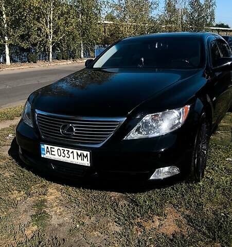 Черный Лексус ЛС, объемом двигателя 4.6 л и пробегом 170 тыс. км за 13500 $, фото 1 на Automoto.ua