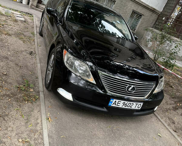Черный Лексус ЛС, объемом двигателя 4.61 л и пробегом 195 тыс. км за 15000 $, фото 1 на Automoto.ua