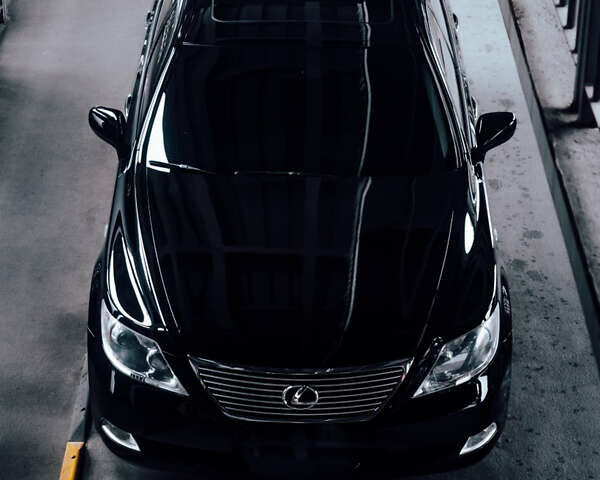 Черный Лексус ЛС, объемом двигателя 4.61 л и пробегом 190 тыс. км за 13500 $, фото 1 на Automoto.ua