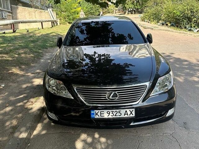Черный Лексус ЛС, объемом двигателя 4.61 л и пробегом 345 тыс. км за 12000 $, фото 1 на Automoto.ua