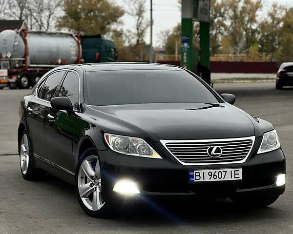 Черный Лексус ЛС, объемом двигателя 4.61 л и пробегом 297 тыс. км за 10000 $, фото 1 на Automoto.ua