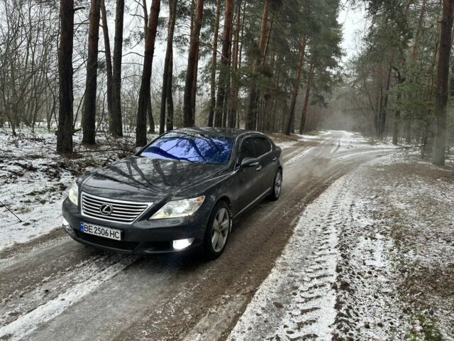 Черный Лексус ЛС, объемом двигателя 4.6 л и пробегом 3 тыс. км за 12000 $, фото 1 на Automoto.ua