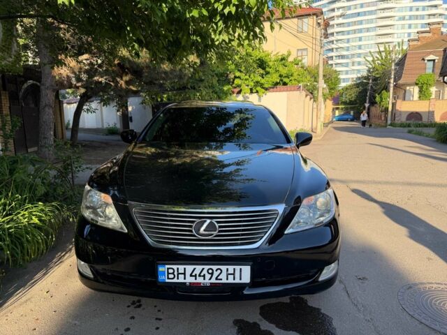 Черный Лексус ЛС, объемом двигателя 4.6 л и пробегом 202 тыс. км за 12800 $, фото 1 на Automoto.ua
