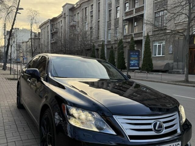 Черный Лексус ЛС, объемом двигателя 5 л и пробегом 180 тыс. км за 20999 $, фото 1 на Automoto.ua