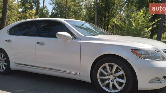Лексус ЛС, объемом двигателя 4.61 л и пробегом 115 тыс. км за 13500 $, фото 1 на Automoto.ua