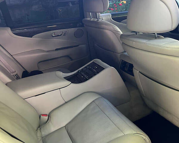 Лексус ЛС, объемом двигателя 4.6 л и пробегом 200 тыс. км за 16500 $, фото 1 на Automoto.ua