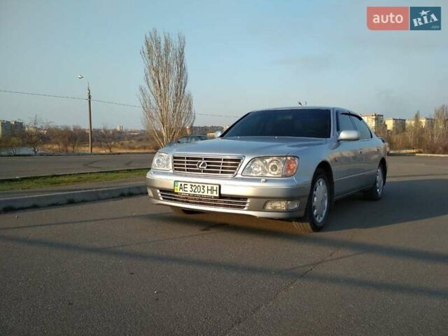 Сірий Лексус ЛС, об'ємом двигуна 4 л та пробігом 317 тис. км за 5200 $, фото 1 на Automoto.ua