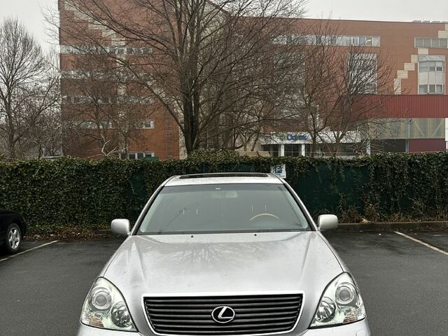 Серый Лексус ЛС, объемом двигателя 4.3 л и пробегом 300 тыс. км за 5555 $, фото 1 на Automoto.ua