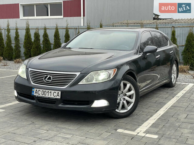 Серый Лексус ЛС, объемом двигателя 4.6 л и пробегом 195 тыс. км за 9950 $, фото 1 на Automoto.ua