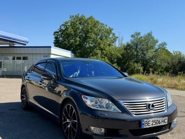Сірий Лексус ЛС, об'ємом двигуна 4.6 л та пробігом 230 тис. км за 12022 $, фото 1 на Automoto.ua