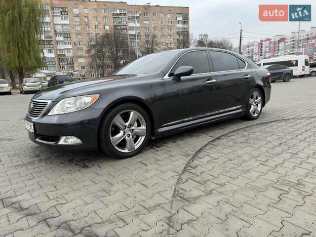 Серый Лексус ЛС, объемом двигателя 4.6 л и пробегом 116 тыс. км за 11700 $, фото 1 на Automoto.ua