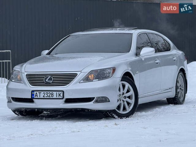 Серый Лексус ЛС, объемом двигателя 4.61 л и пробегом 240 тыс. км за 8500 $, фото 1 на Automoto.ua