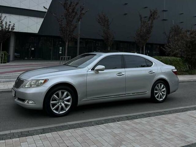 Сірий Лексус ЛС, об'ємом двигуна 4.61 л та пробігом 220 тис. км за 11500 $, фото 1 на Automoto.ua