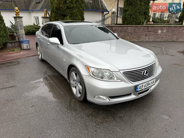 Серый Лексус ЛС, объемом двигателя 4.61 л и пробегом 216 тыс. км за 12800 $, фото 1 на Automoto.ua