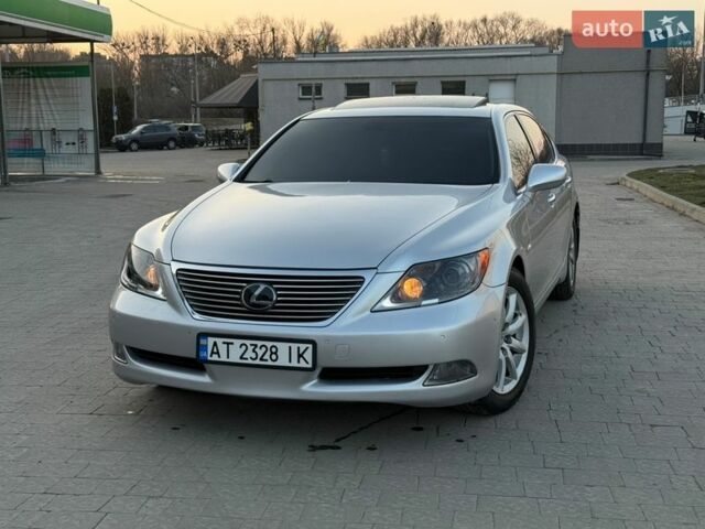 Серый Лексус ЛС, объемом двигателя 4.61 л и пробегом 240 тыс. км за 9000 $, фото 1 на Automoto.ua