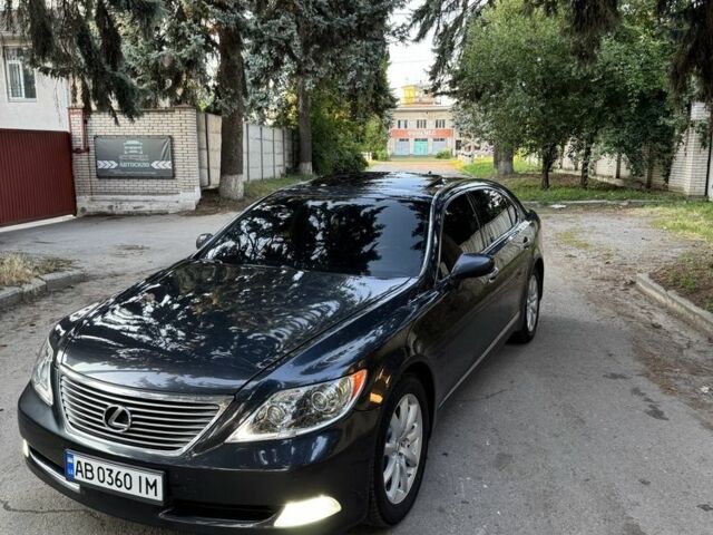 Серый Лексус ЛС, объемом двигателя 4.6 л и пробегом 152 тыс. км за 11999 $, фото 1 на Automoto.ua