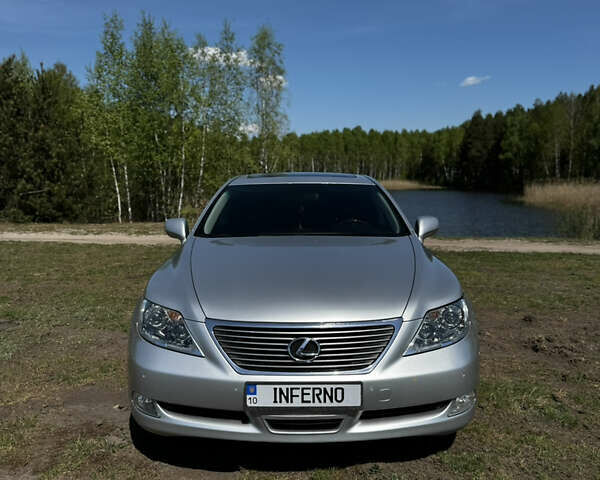 Серый Лексус ЛС, объемом двигателя 4.61 л и пробегом 166 тыс. км за 12500 $, фото 1 на Automoto.ua