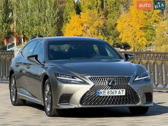 Серый Лексус ЛС, объемом двигателя 3.46 л и пробегом 59 тыс. км за 79999 $, фото 1 на Automoto.ua