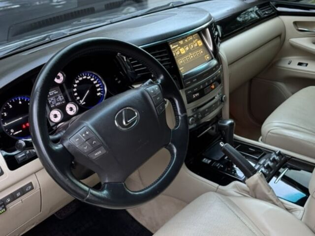 Черный Лексус ЛХ 570, объемом двигателя 5.7 л и пробегом 0 тыс. км за 23000 $, фото 1 на Automoto.ua