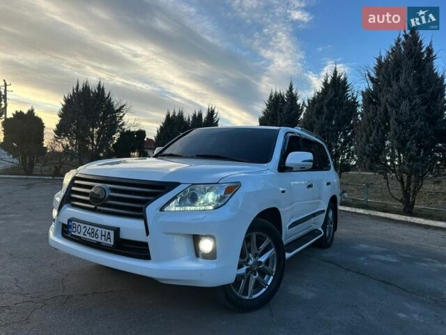 Белый Лексус ЛХ, объемом двигателя 5.7 л и пробегом 307 тыс. км за 21900 $, фото 1 на Automoto.ua