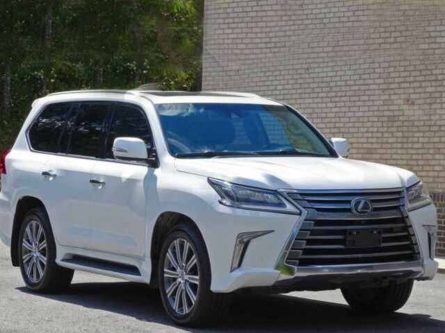 Белый Лексус ЛХ, объемом двигателя 5.7 л и пробегом 75 тыс. км за 40000 $, фото 1 на Automoto.ua