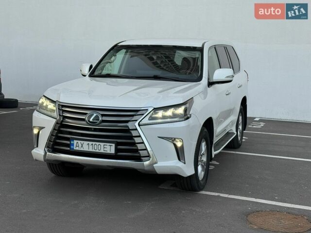 Білий Лексус ЛХ, об'ємом двигуна 4.46 л та пробігом 372 тис. км за 43000 $, фото 1 на Automoto.ua