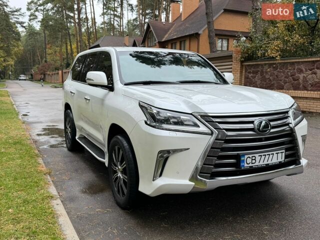 Білий Лексус ЛХ, об'ємом двигуна 4.46 л та пробігом 90 тис. км за 68000 $, фото 1 на Automoto.ua
