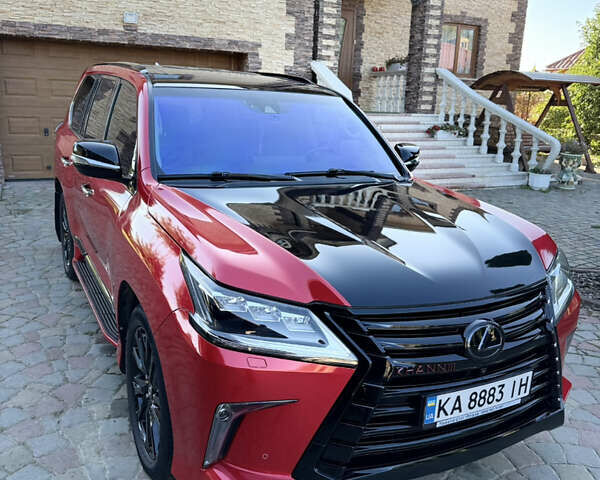 Белый Лексус ЛХ, объемом двигателя 5.66 л и пробегом 148 тыс. км за 77000 $, фото 1 на Automoto.ua