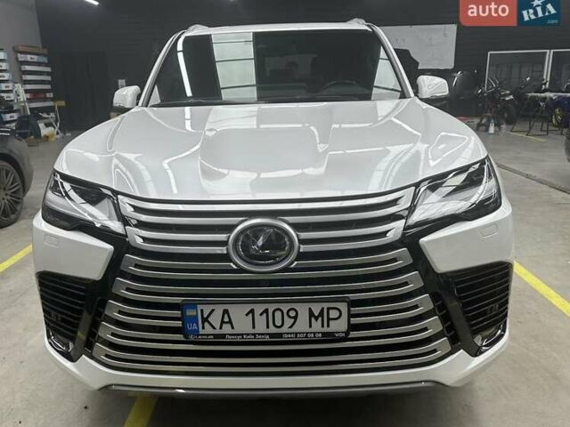 Білий Лексус ЛХ, об'ємом двигуна 3.35 л та пробігом 75 тис. км за 109000 $, фото 1 на Automoto.ua