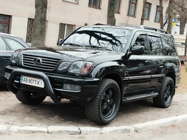 Черный Лексус ЛХ, объемом двигателя 4.7 л и пробегом 358 тыс. км за 12500 $, фото 1 на Automoto.ua