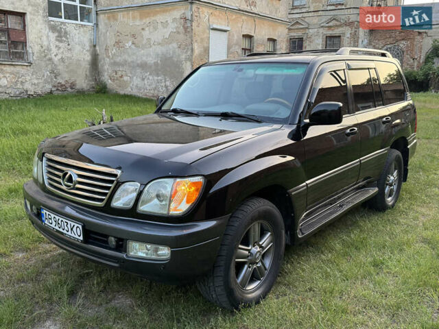 Черный Лексус ЛХ, объемом двигателя 4.7 л и пробегом 288 тыс. км за 15300 $, фото 1 на Automoto.ua