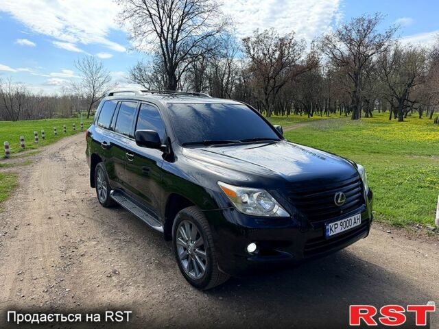 Черный Лексус ЛХ, объемом двигателя 5.7 л и пробегом 280 тыс. км за 23000 $, фото 1 на Automoto.ua
