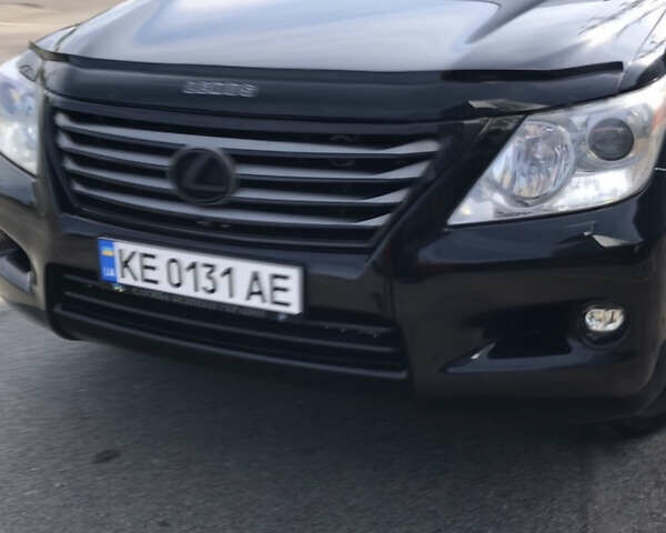 Черный Лексус ЛХ, объемом двигателя 5.66 л и пробегом 470 тыс. км за 14000 $, фото 1 на Automoto.ua